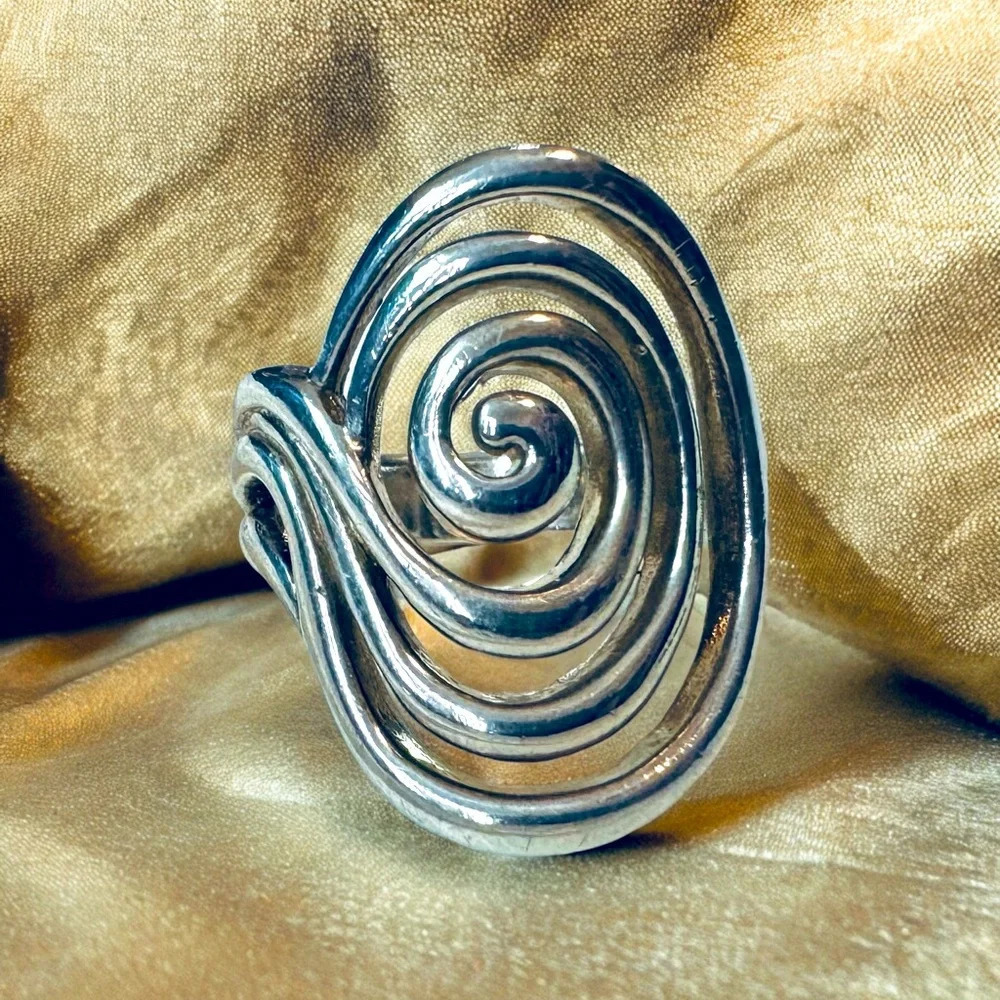 Designer Sterling Silver Spiral Ring (8)